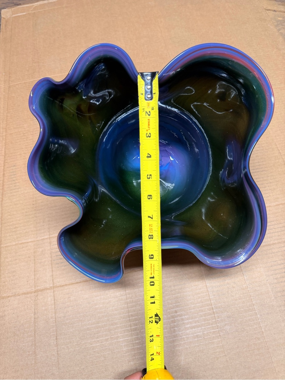 Huge 15” signed The Glass Hive Oregon Hand Blown Ruffled Ribbon Art Glass Bowl - Picture 12 of 16